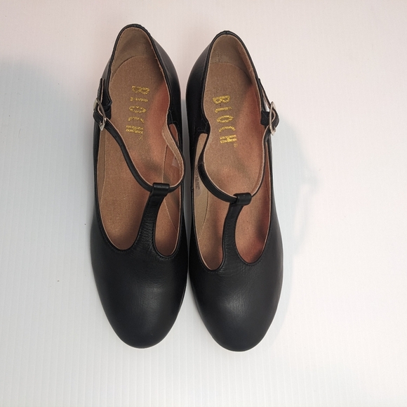 Bloch T-strap 5.5 NWT Black - Picture 5 of 7